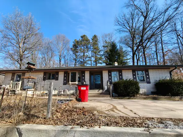 31 Smoke Road, Valparaiso, IN 46385