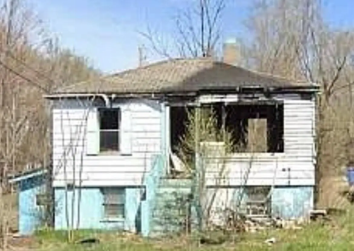 824 E 15th Avenue, Gary, IN 46407 - #1