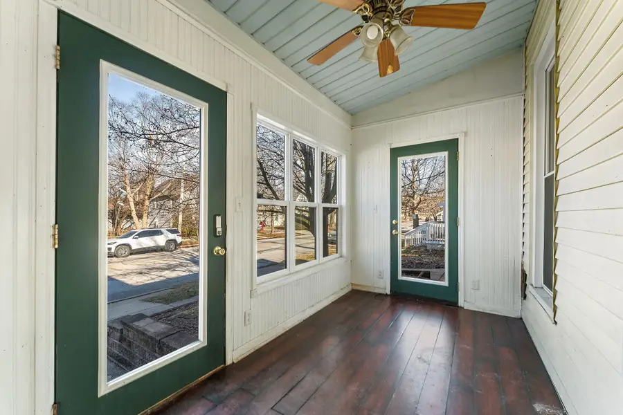 557 W Chicago Street, Valparaiso, IN 46385 - #2