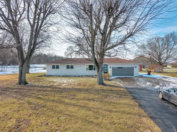 1952 Hayes Leonard Road, Valparaiso, IN 46385