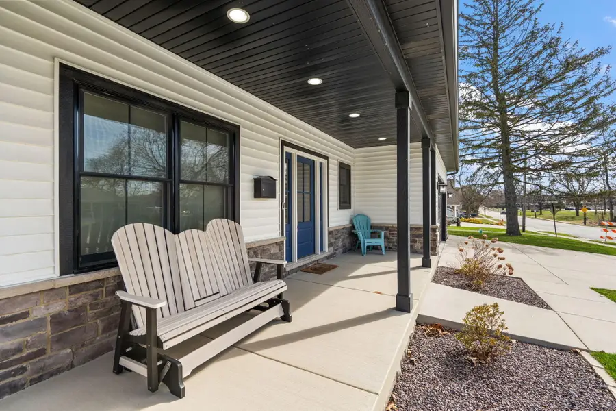 512 W Joliet Street, Crown Point, IN 46307 - #3