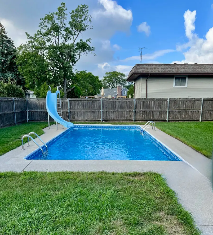 9536 Walnut Drive, Munster, IN 46321 - #3