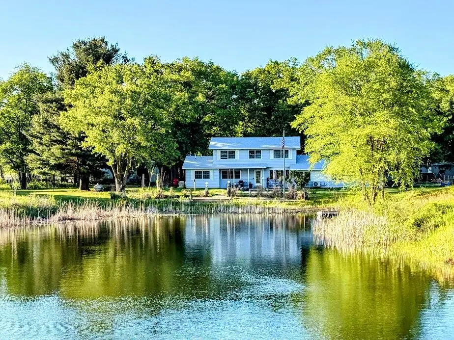 15752 W 400 N, Medaryville, IN 47957 - #1