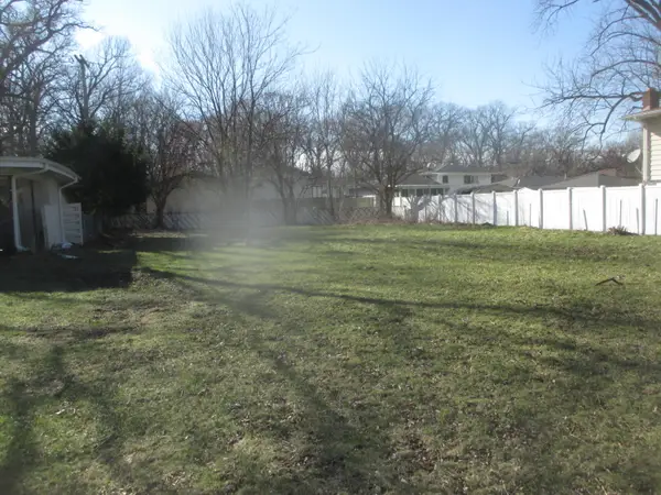 282 Crestwood Drive, Hobart, IN 46342