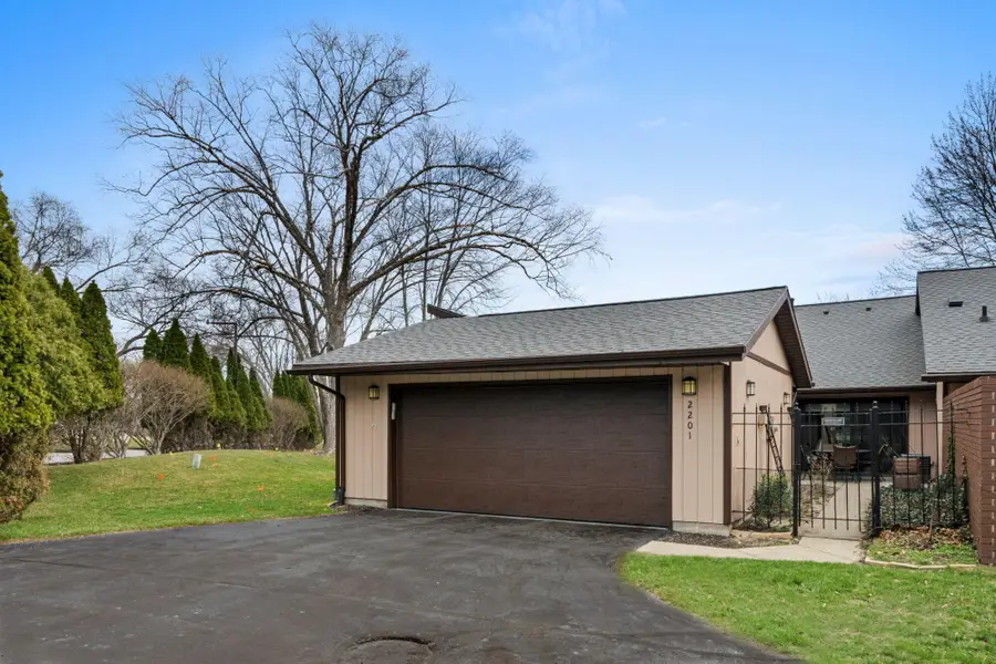 2201 Bayview Drive, Michigan City, IN 46360 - #2