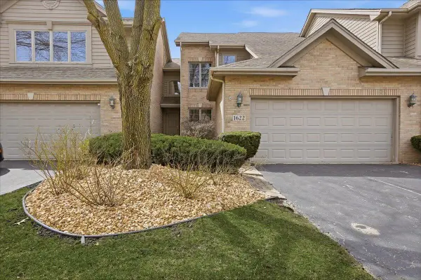 1622 Cherry Blossom Drive, Munster, IN 46321