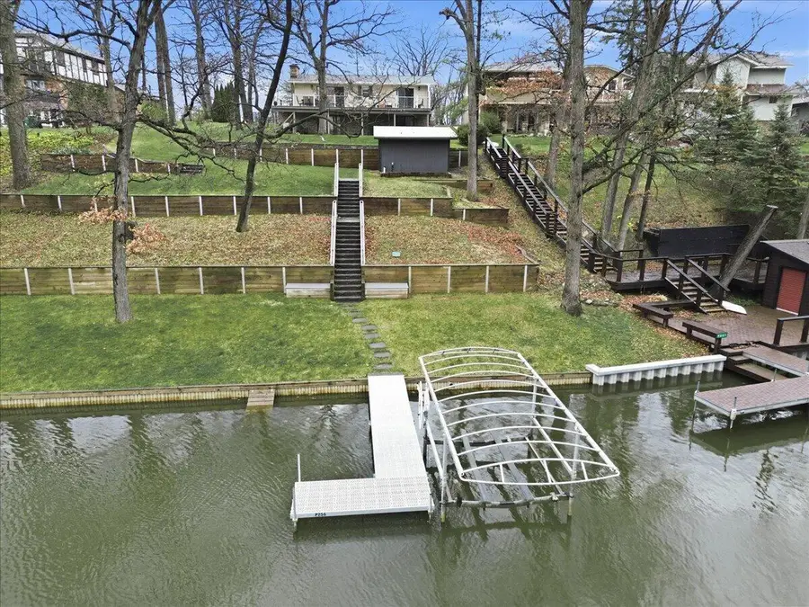 2437 E Lakeshore Drive, Crown Point, IN 46307 - #2