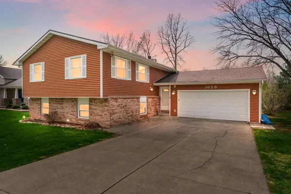 1659 Sunnyslope Drive, Crown Point, IN 46307