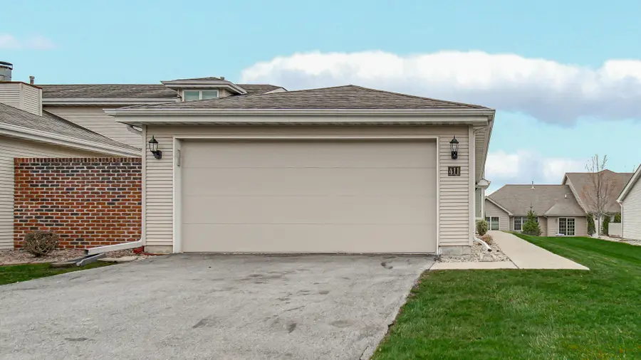 411 W Deerpath Drive W, Schererville, IN 46375 - #2