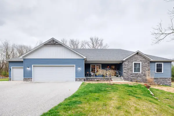 6795 S Whispering Woods, DeMotte, IN 46310