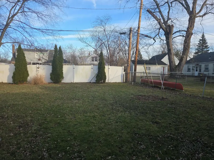 7 Beverly Boulevard, Hobart, IN 46342 - #3