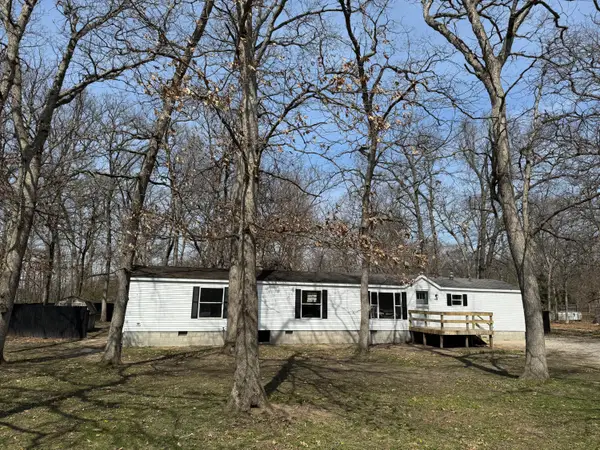 15016 Heritage Drive W, Wheatfield, IN 46392