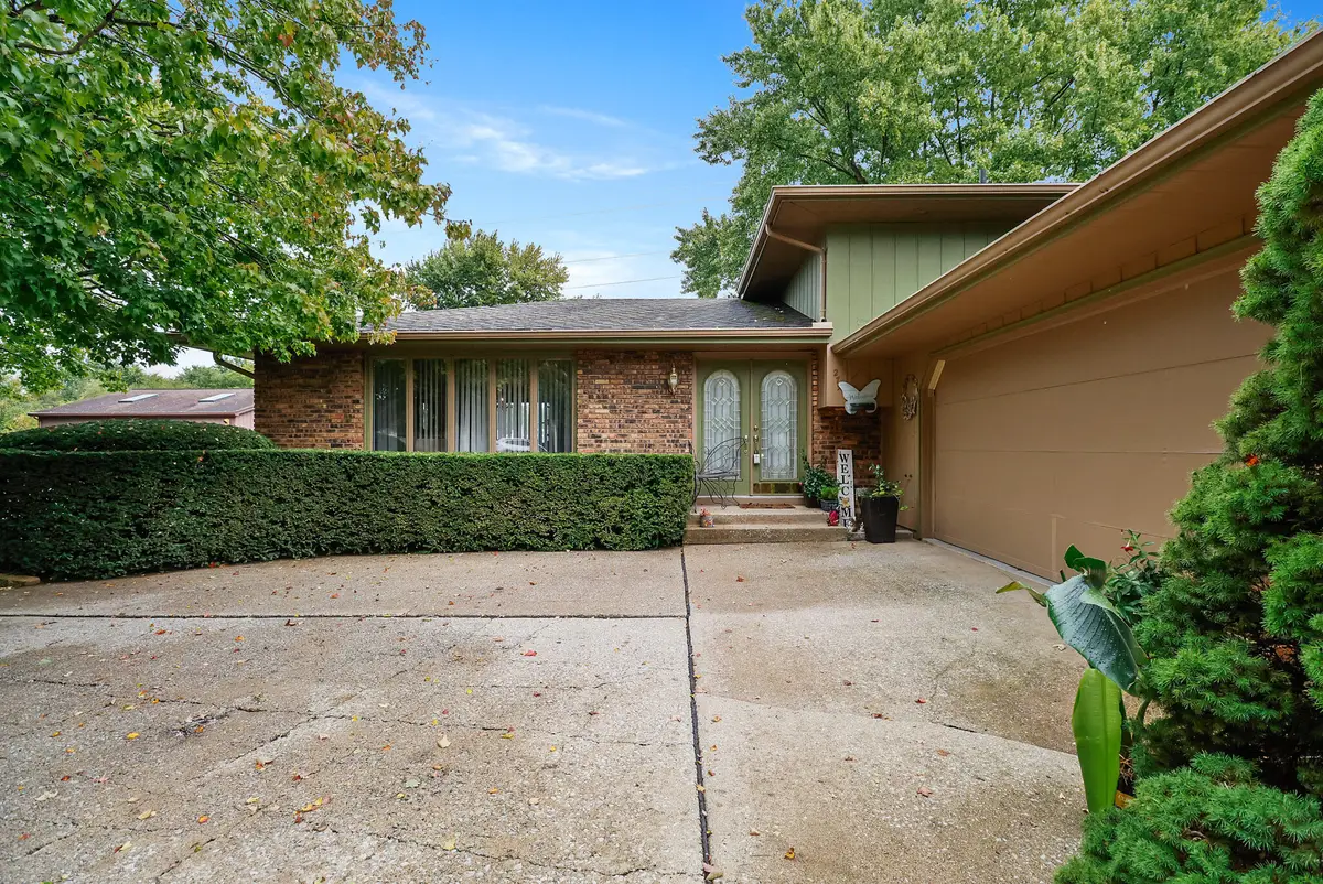 279 W Robbie Lane, Valparaiso, IN 46385 - #1