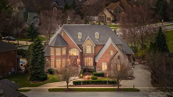 10224 Cherrywood Lane, Munster, IN 46321