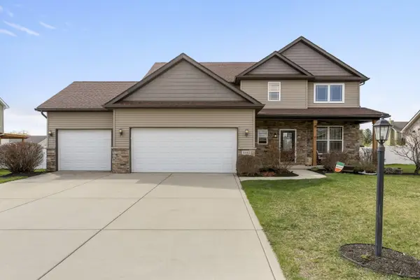 3352 Field Hawk Drive, Valparaiso, IN 46383
