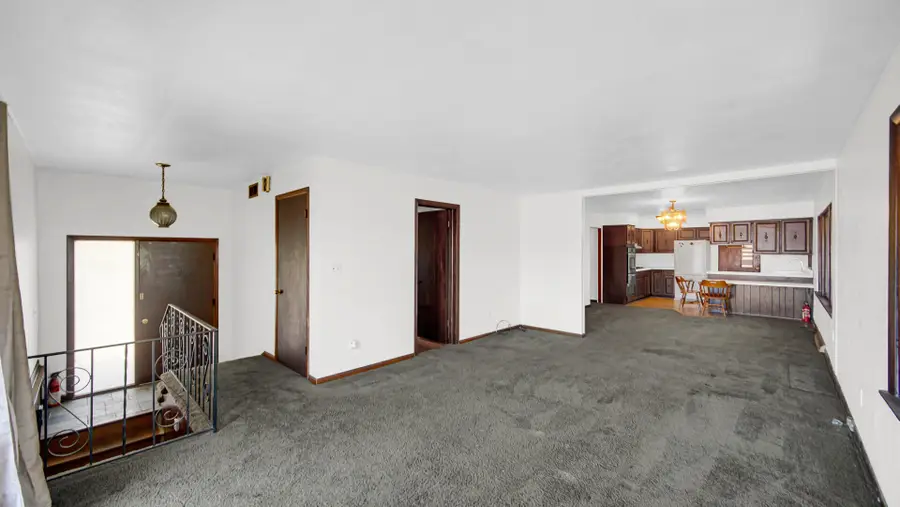 618 S Wisconsin Street, Hobart, IN 46342 - #3