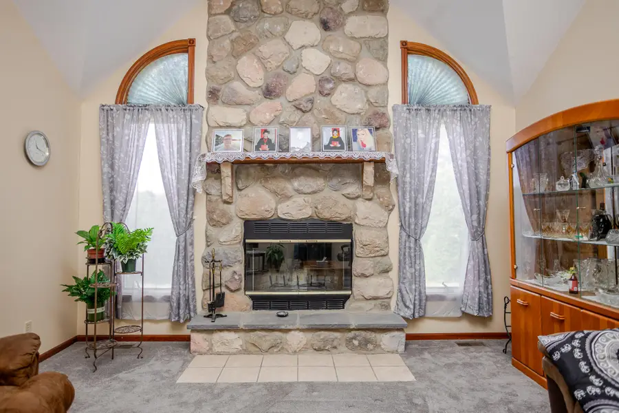 15 Vine Drive, Hebron, IN 46341 - #3