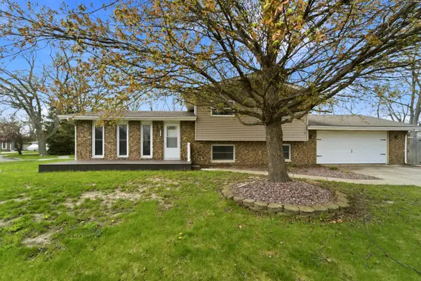9830 Mckinley Street, Crown Point, IN 46307