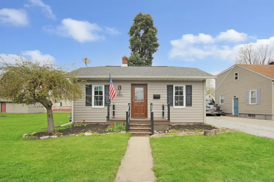 805 E Jefferson Avenue, La Porte, IN 46350 - #2