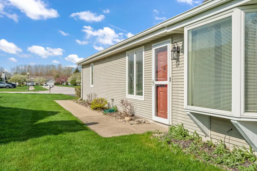 711 E 92nd Place, Merrillville, IN 46410 - #2