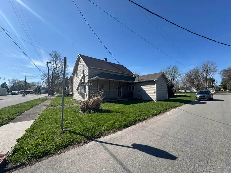 202 W Walnut Street, Akron, IN 46910 - #2