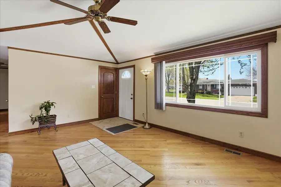 9937 Delaware Place, Highland, IN 46322 - #3