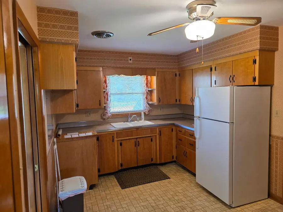 824 High Street, Hobart, IN 46342 - #2