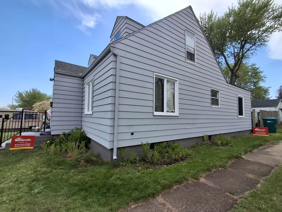 1025 Willow Street, Mishawaka, IN 46545 - #2