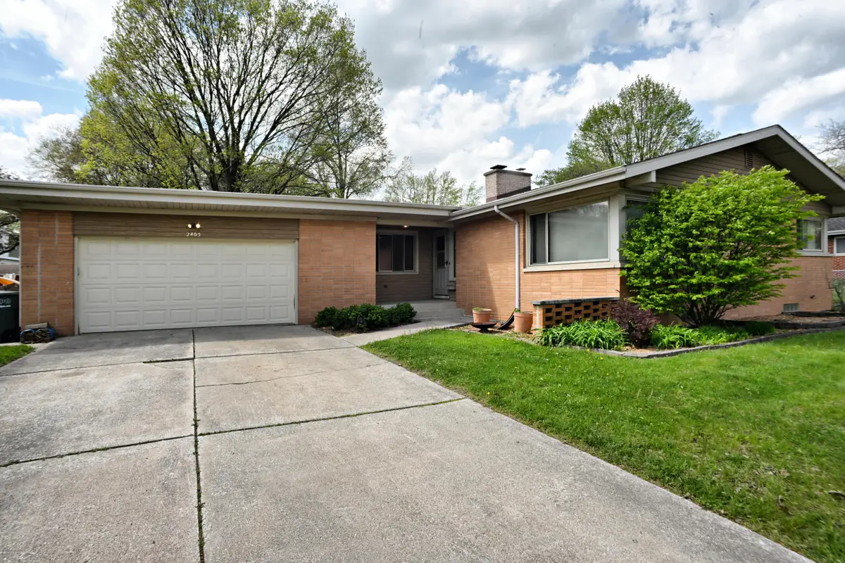 2405 Linden Drive, Valparaiso, IN 46383 - #1