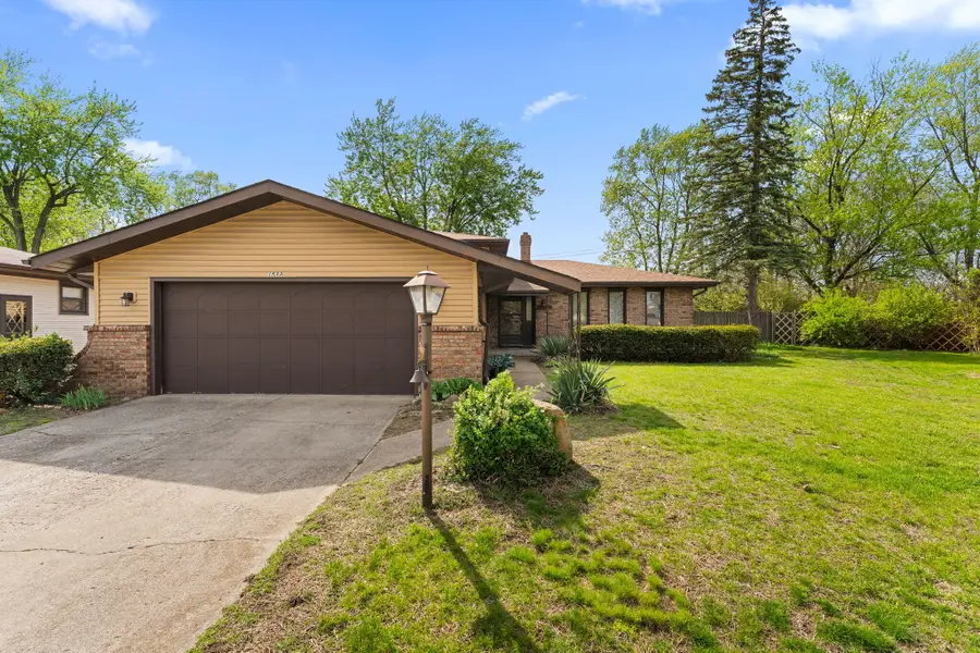 1532 N Woodlawn Place, Griffith, IN 46319 - #2