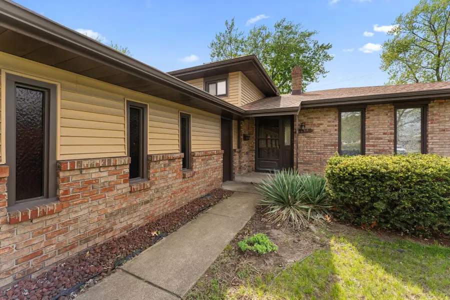 1532 N Woodlawn Place, Griffith, IN 46319 - #3