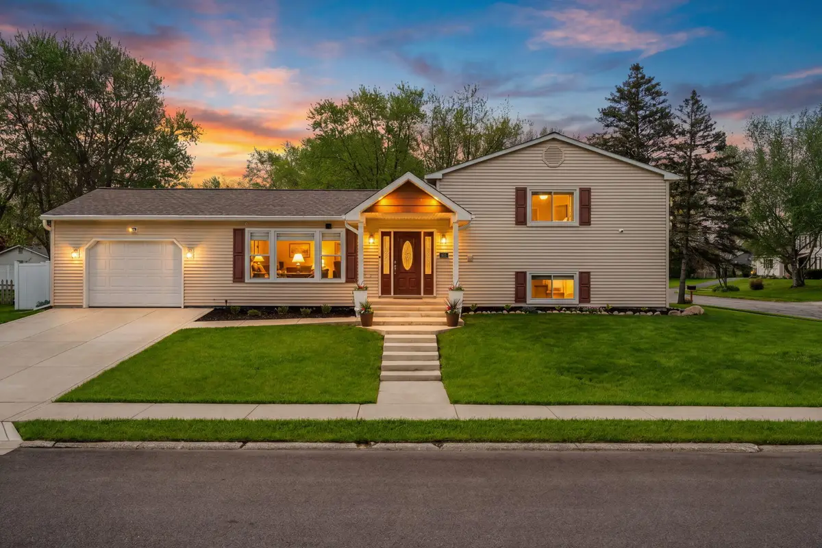 615 Chestnut Boulevard, Chesterton, IN 46304 - #1