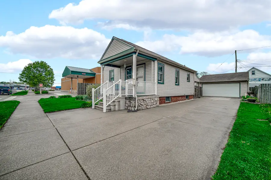 518 Grove Street, La Porte, IN 46350 - #2