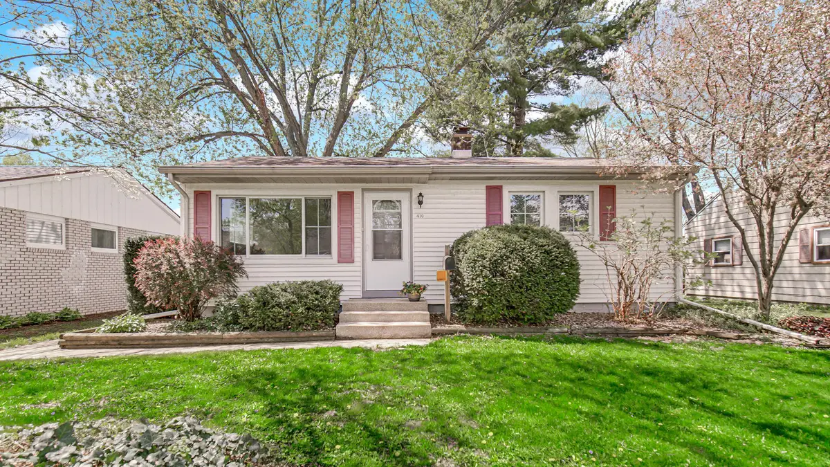410 S 12th Street, Chesterton, IN 46304 - #1