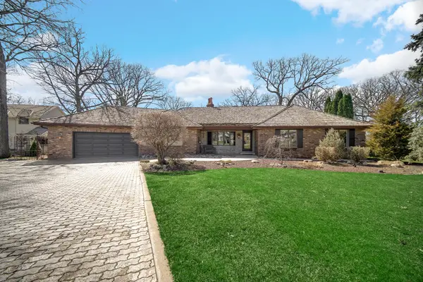 9894 W Oakridge, St. John, IN 46373