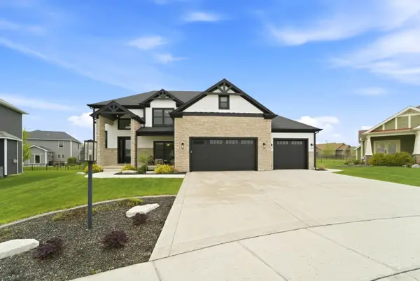 825 Schilling Drive, Crown Point, IN 46307