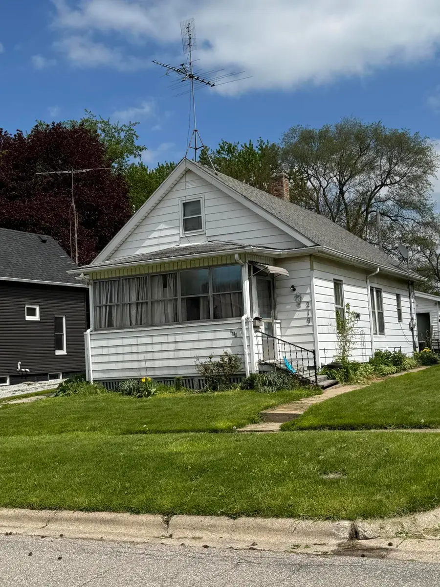 219 Cable Street, La Porte, IN 46350 - #3