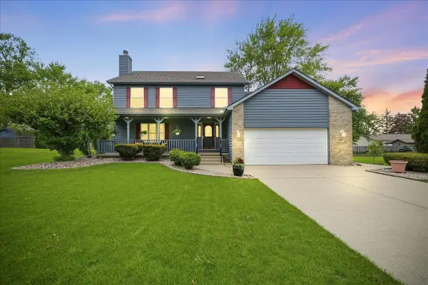 2105 Shadowood Court, Valparaiso, IN 46383