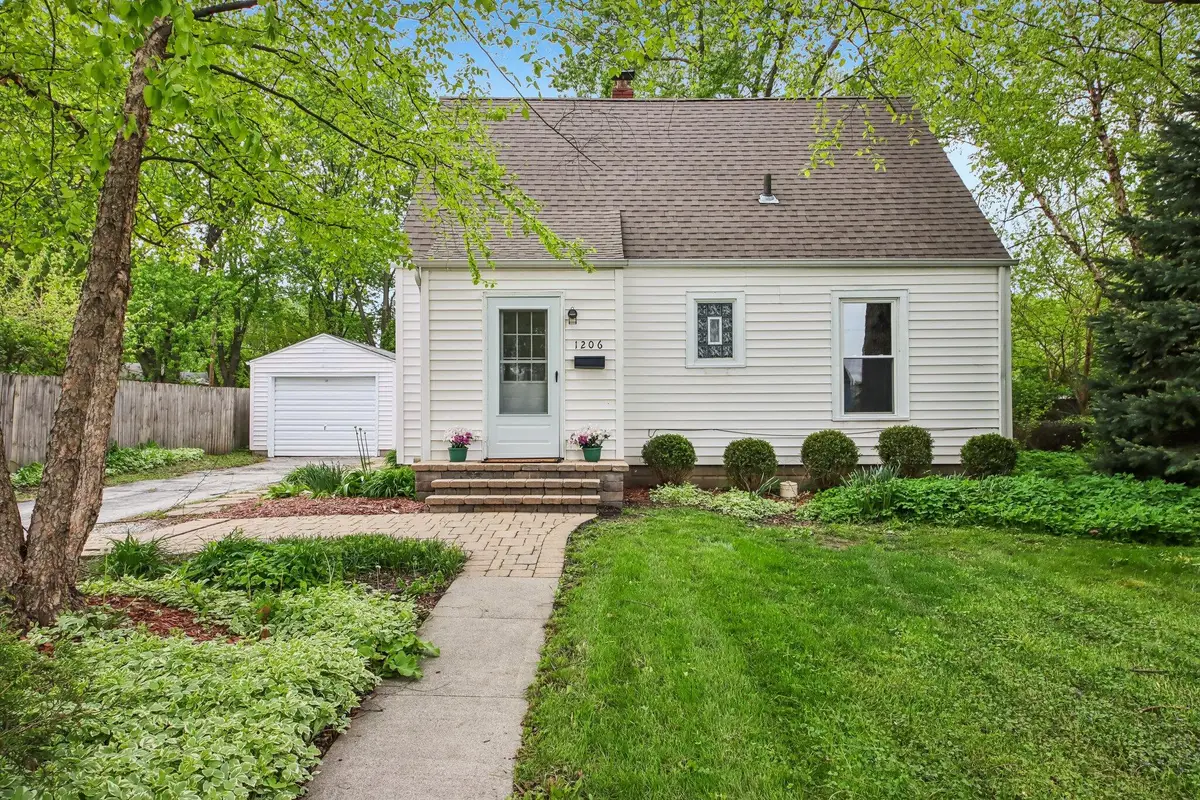 1206 Sycamore Street, Crown Point, IN 46307 - #1