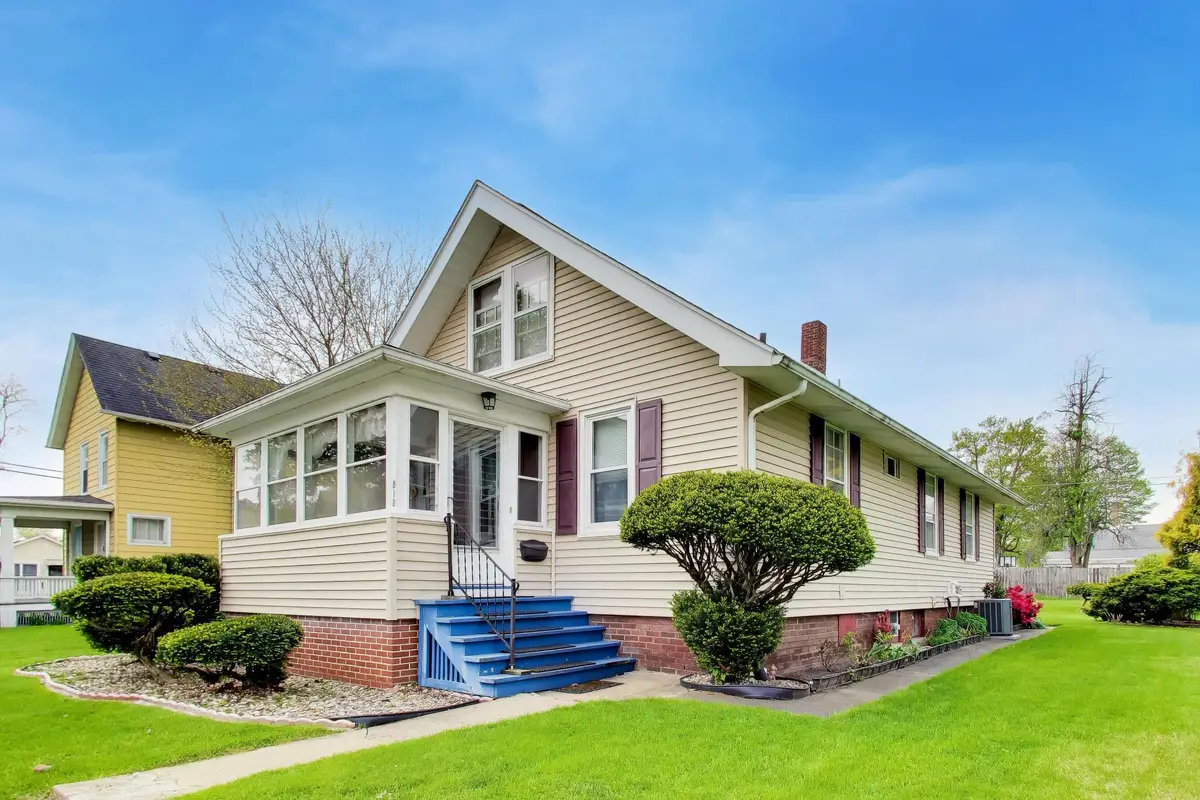 812 Woodward Street, La Porte, IN 46350 - #1