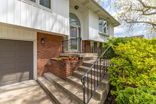 701 N Oriole Court, Griffith, IN 46319
