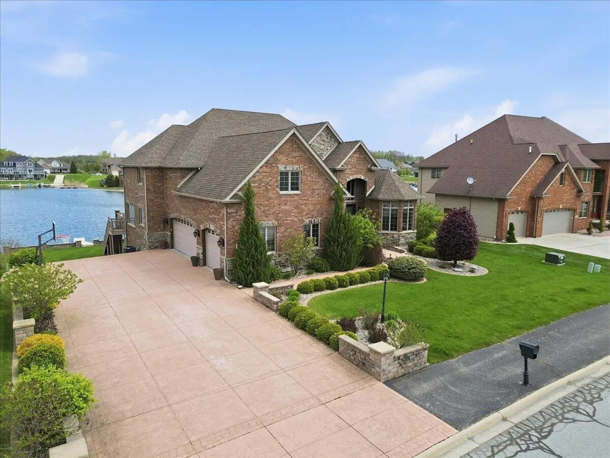 8858 Doubletree Drive S, Crown Point, IN 46307 - #1