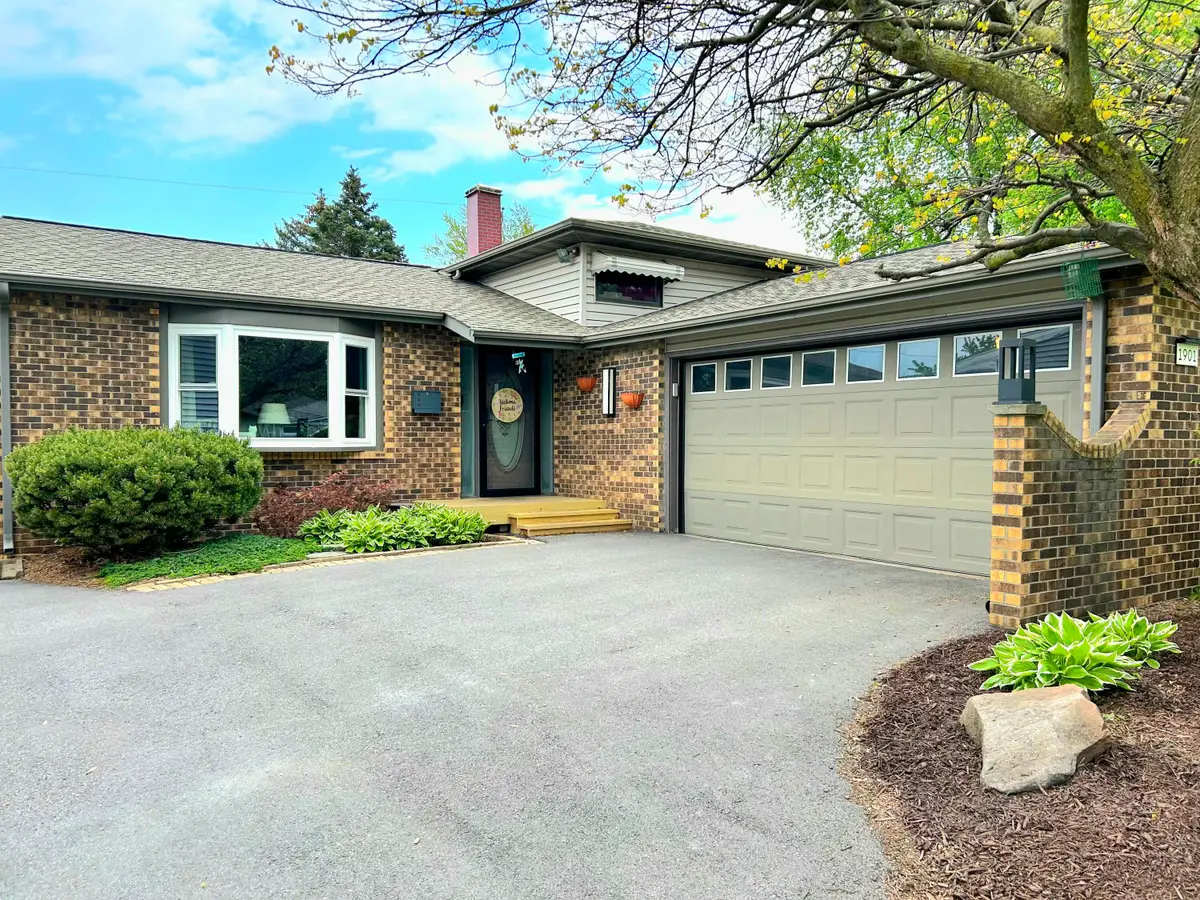 1901 N Rensselaer Avenue, Griffith, IN 46319 - #1