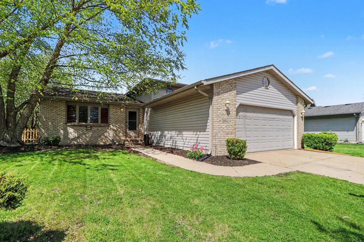 7954 Bracken Pkwy, Hobart, IN 46342 - #1