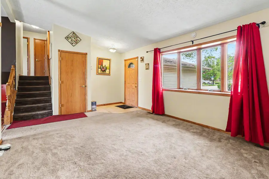 7954 Bracken Pkwy, Hobart, IN 46342 - #3