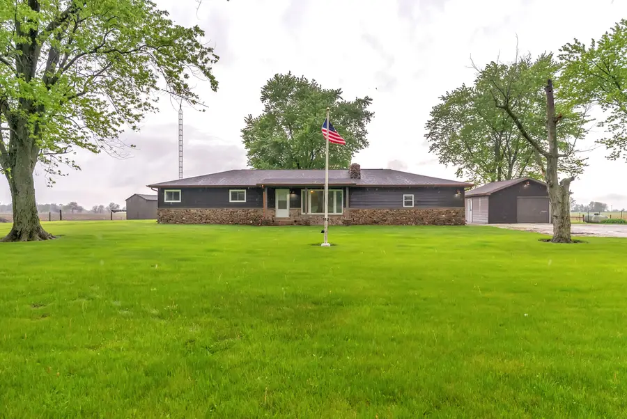 2204 S Meridian Road, Morocco, IN 47963 - #2