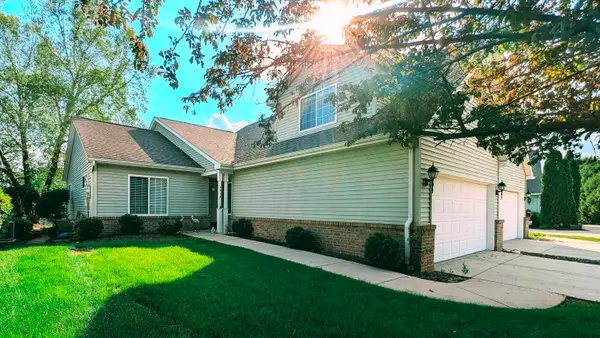 2913 Lake Pointe Drive, Valparaiso, IN 46383