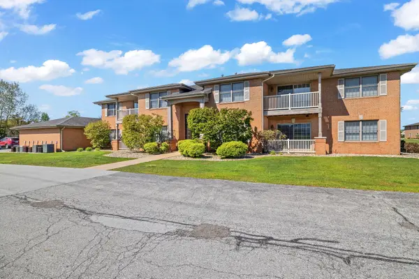9831 Wildwood Circle #U-2d, Munster, IN 46321