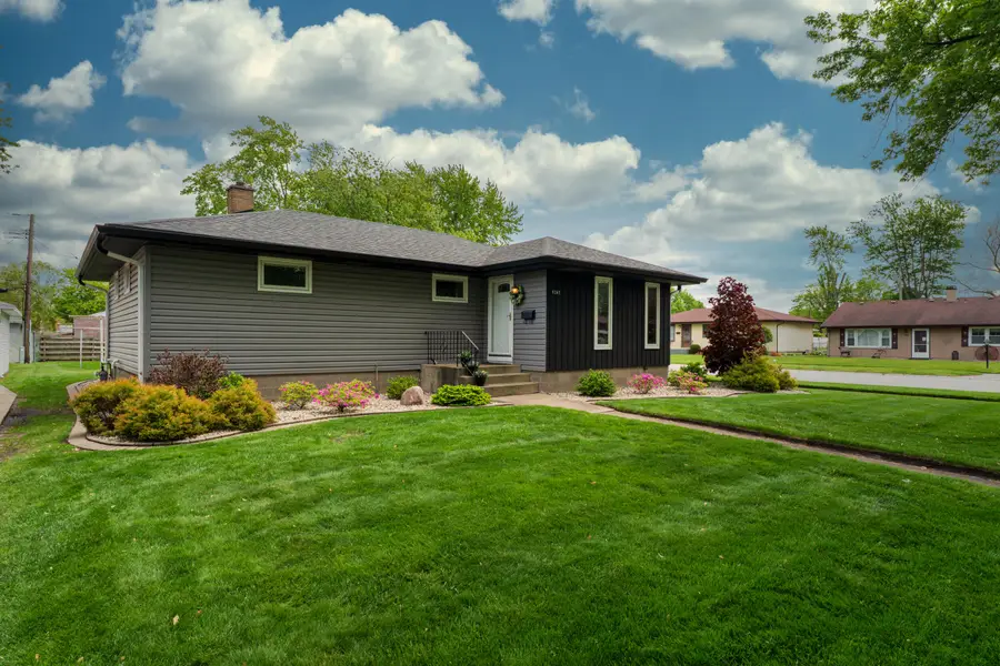 9247 Cottage Grove Avenue, Highland, IN 46322 - #3