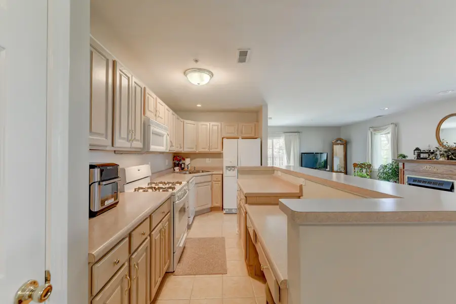 2515 Longwood Drive #102, Highland, IN 46322 - #3
